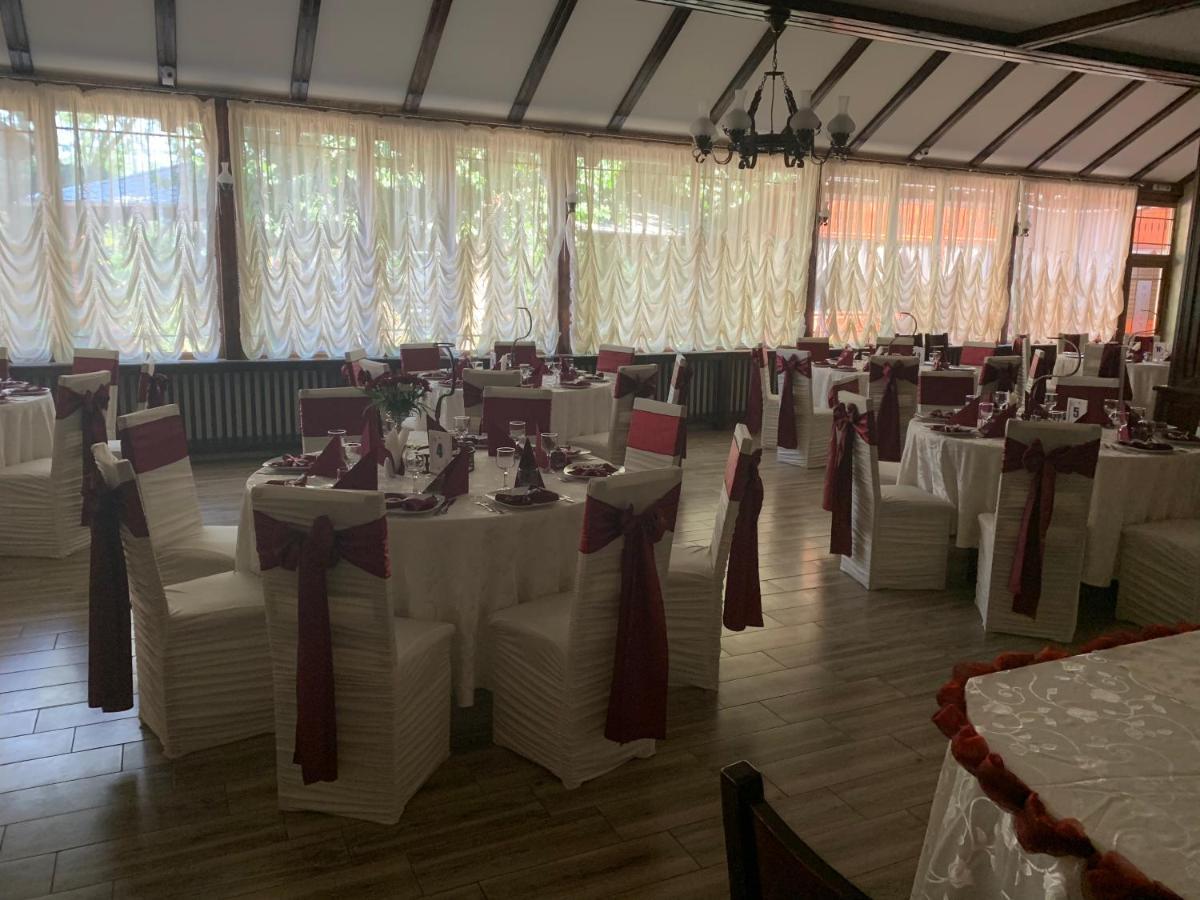 Pensiune Restaurant Rustic Rm Sarat Rimnicu Sarat Eksteriør billede